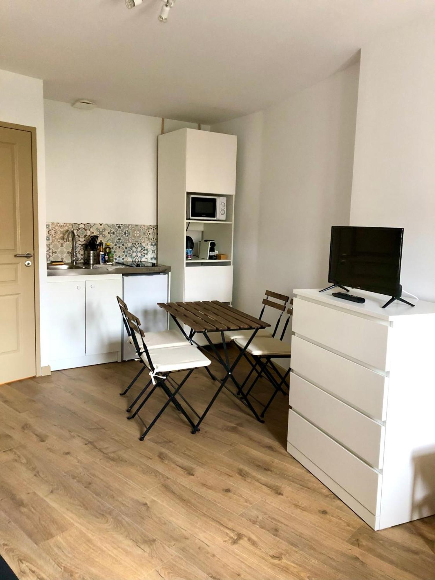 Logement Neuf, Tout Confort, Au Coeur Du Village Saint Didier  Exterior photo